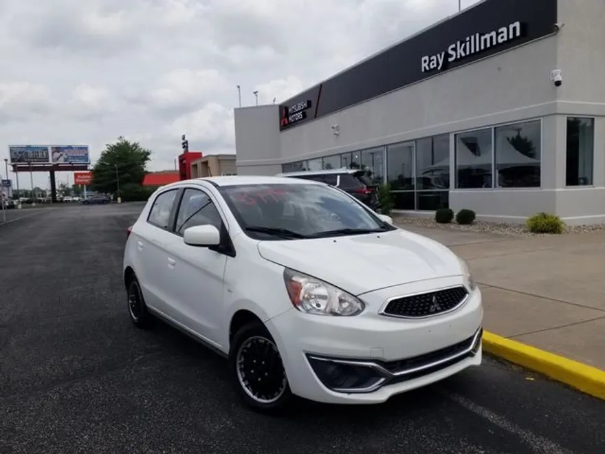 2017 Mitsubishi Mirage ES photo 1