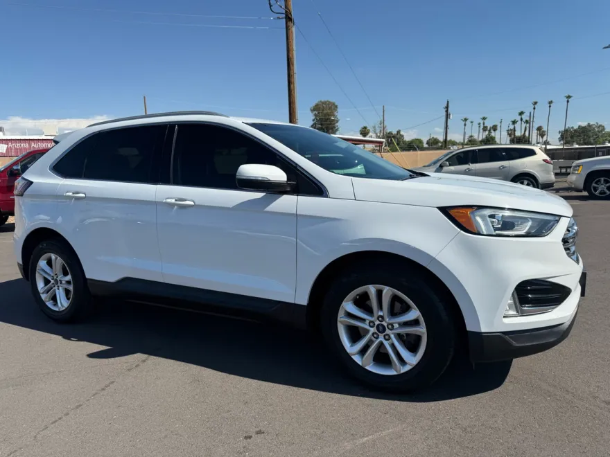 2019 Ford Edge SEL photo 1