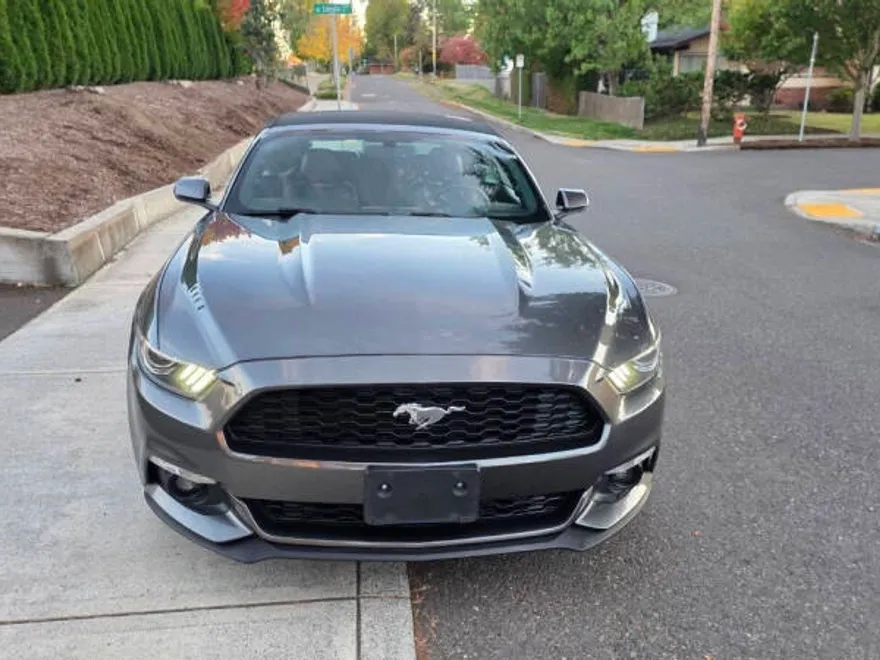 2017 Ford Mustang EcoBoost Premium photo 1