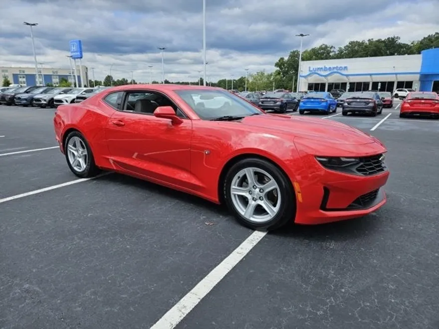 2023 Chevrolet Camaro 1LT photo 1