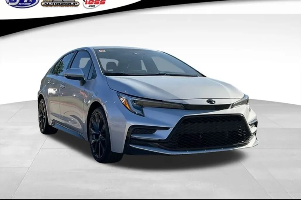 2023 Toyota Corolla SE photo 1