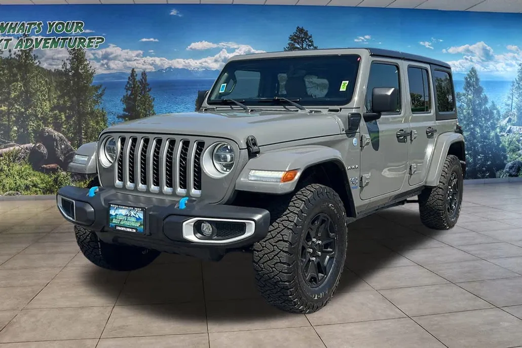 2022 Jeep Wrangler 4xe Unlimited Sahara photo 1
