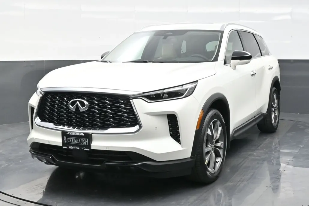 2025 Infiniti QX60 Luxe photo 1