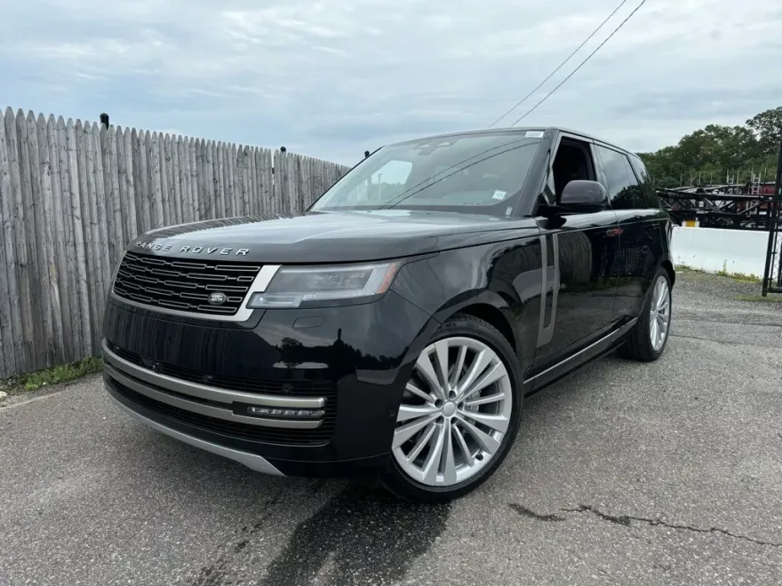 2025 Land Rover Range Rover SE photo 1