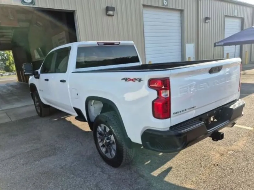 2024 Chevrolet Silverado Custom photo 1