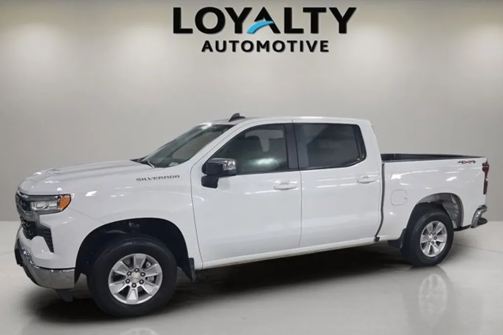 2025 Chevrolet Silverado 1500 LT photo 1