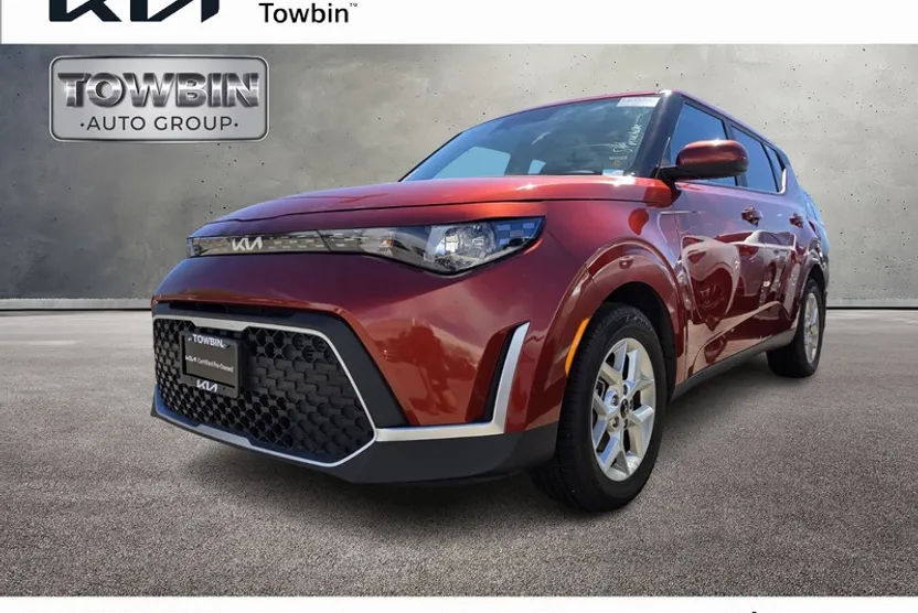 2024 Kia Soul LX photo 1