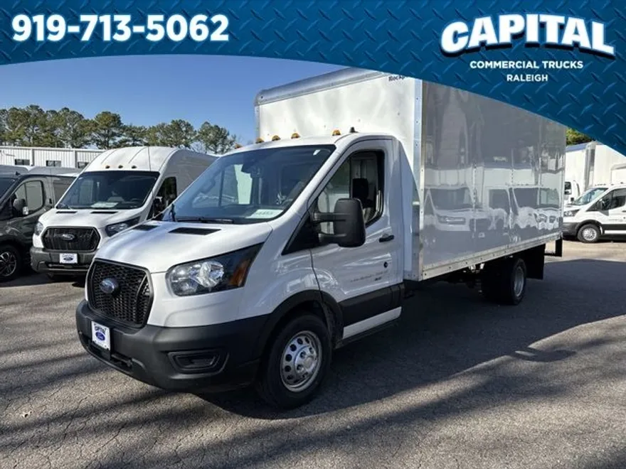 2024 Ford Transit Cutaway photo 1