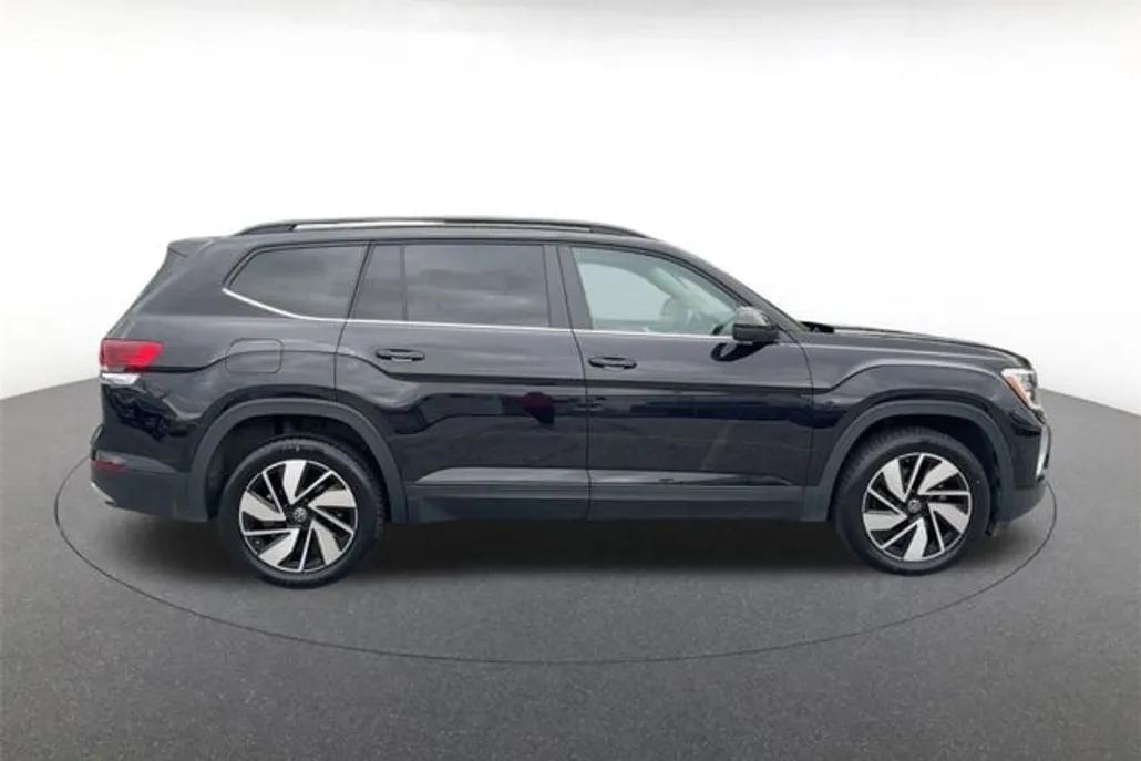 2024 Volkswagen Atlas SE Technology photo 1
