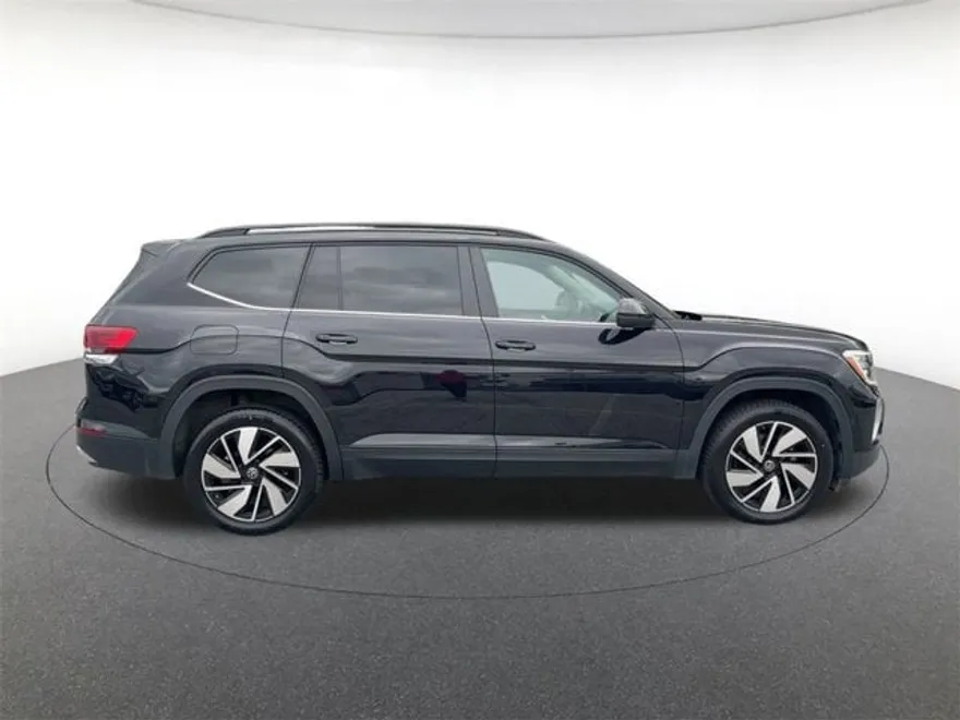 2024 Volkswagen Atlas SE Technology photo 1