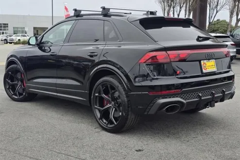 2025 Audi RS Q8 photo 3