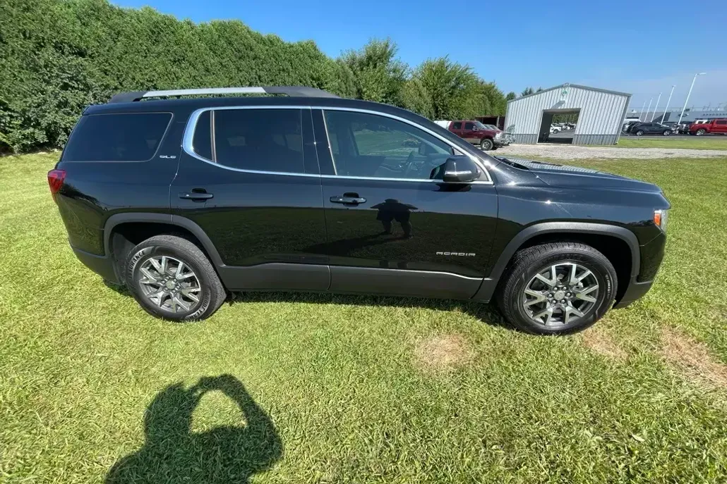 2021 Gmc Acadia SLE photo 1