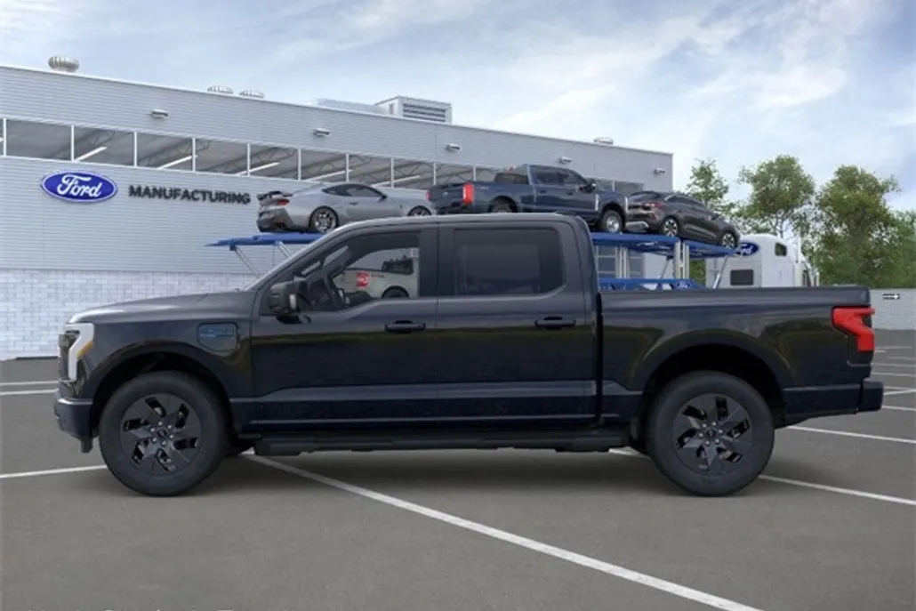 2025 Ford F-150 Lightning photo 1
