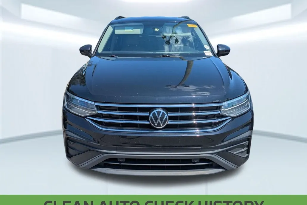 2022 Volkswagen Tiguan S photo 1