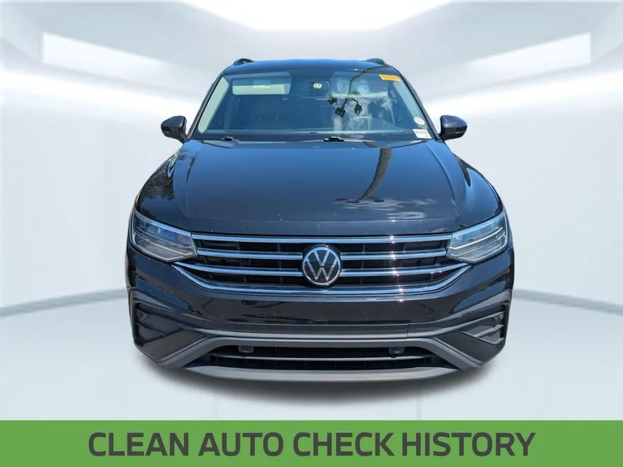 2022 Volkswagen Tiguan S photo 1