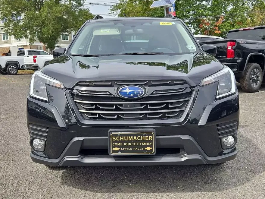 2023 Subaru Forester Premium photo 1