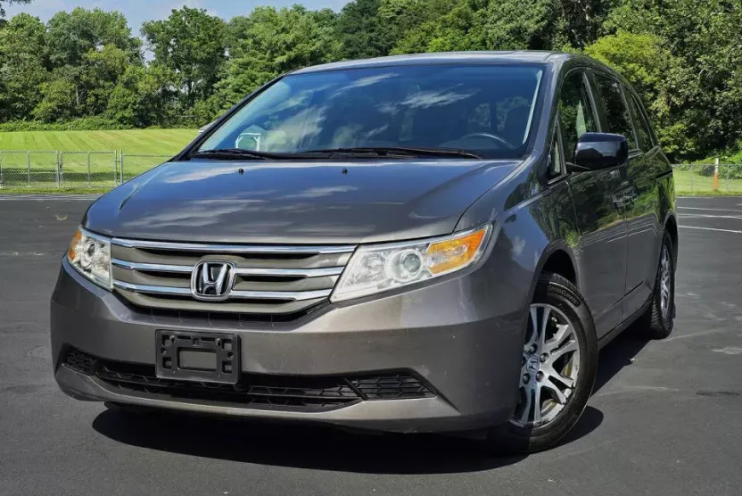 2013 Honda Odyssey EX-L photo 1