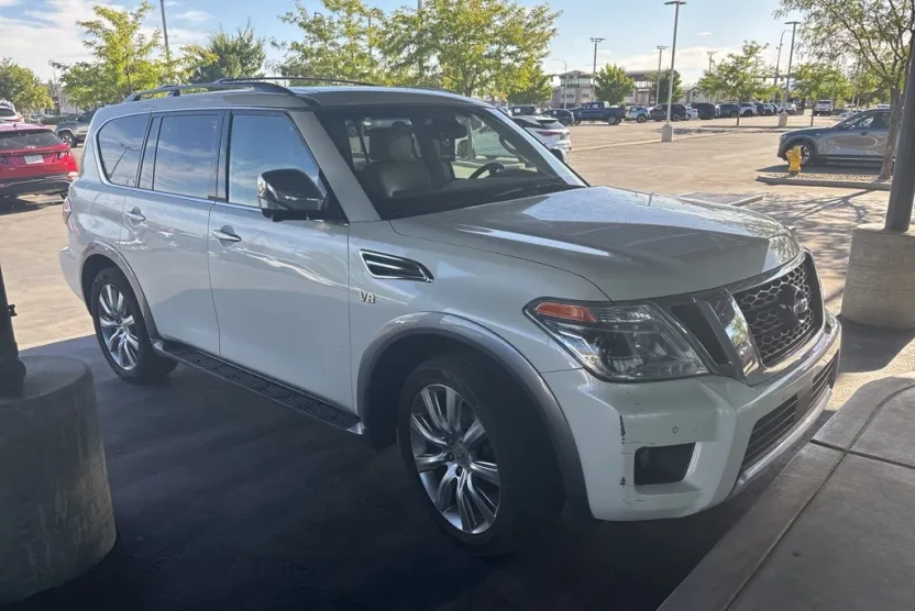 2017 Nissan Armada Platinum photo 1
