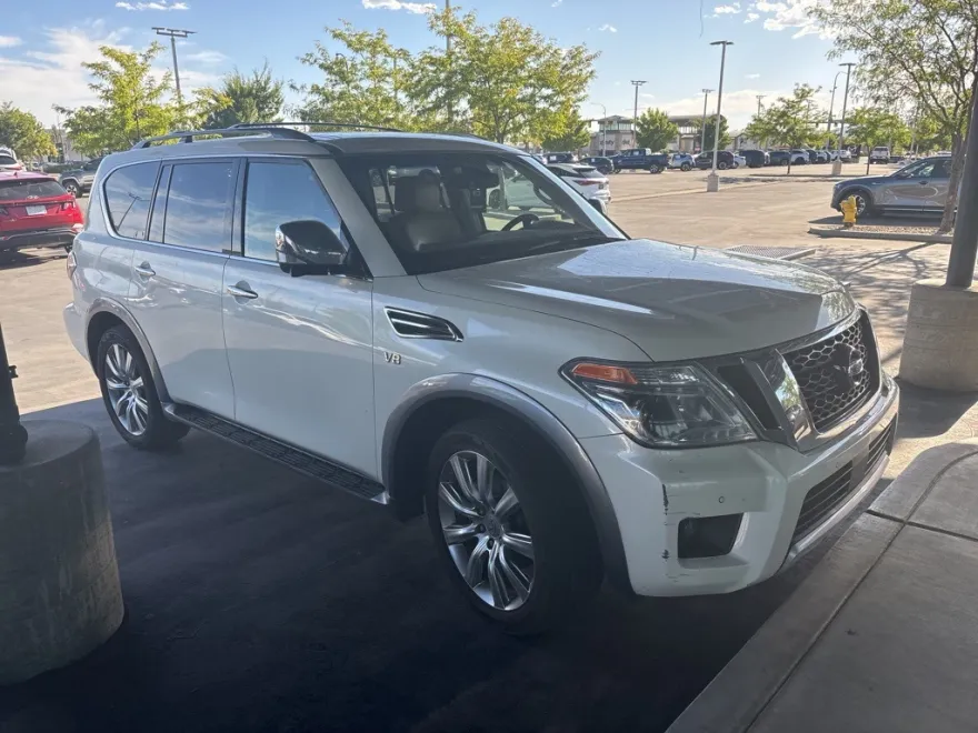2017 Nissan Armada Platinum photo 1