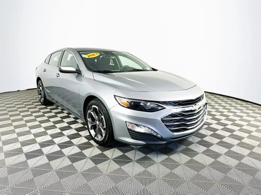 2023 Chevrolet Malibu 1LT photo 1