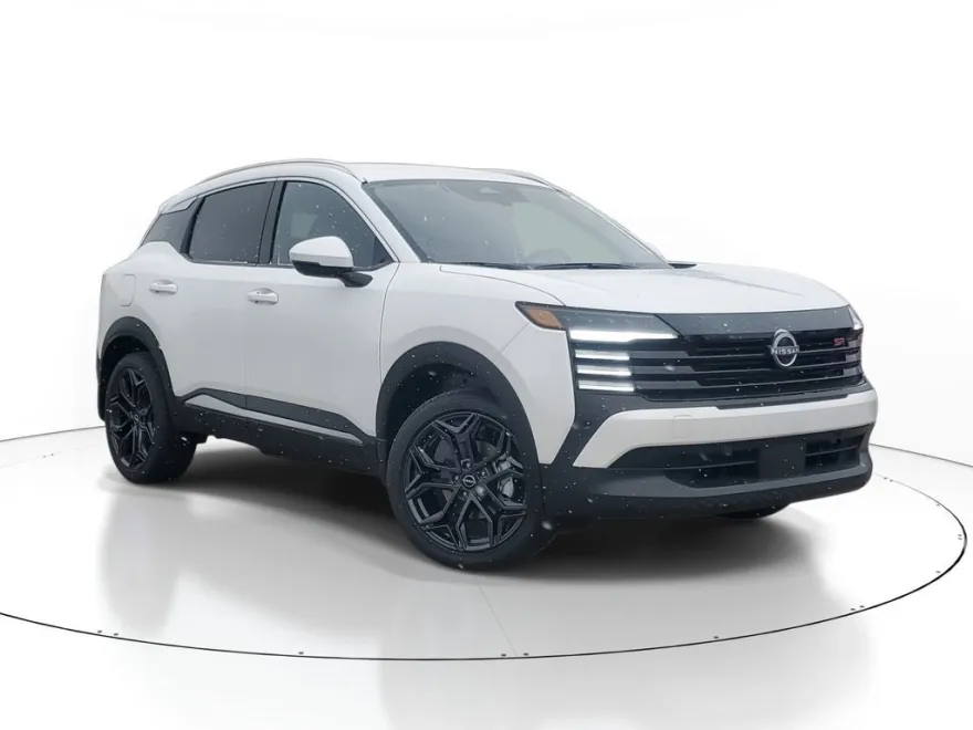 2025 Nissan Kicks SR photo 1