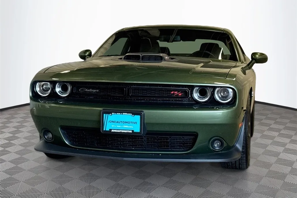2022 Dodge Challenger R/T Scat Pack photo 1