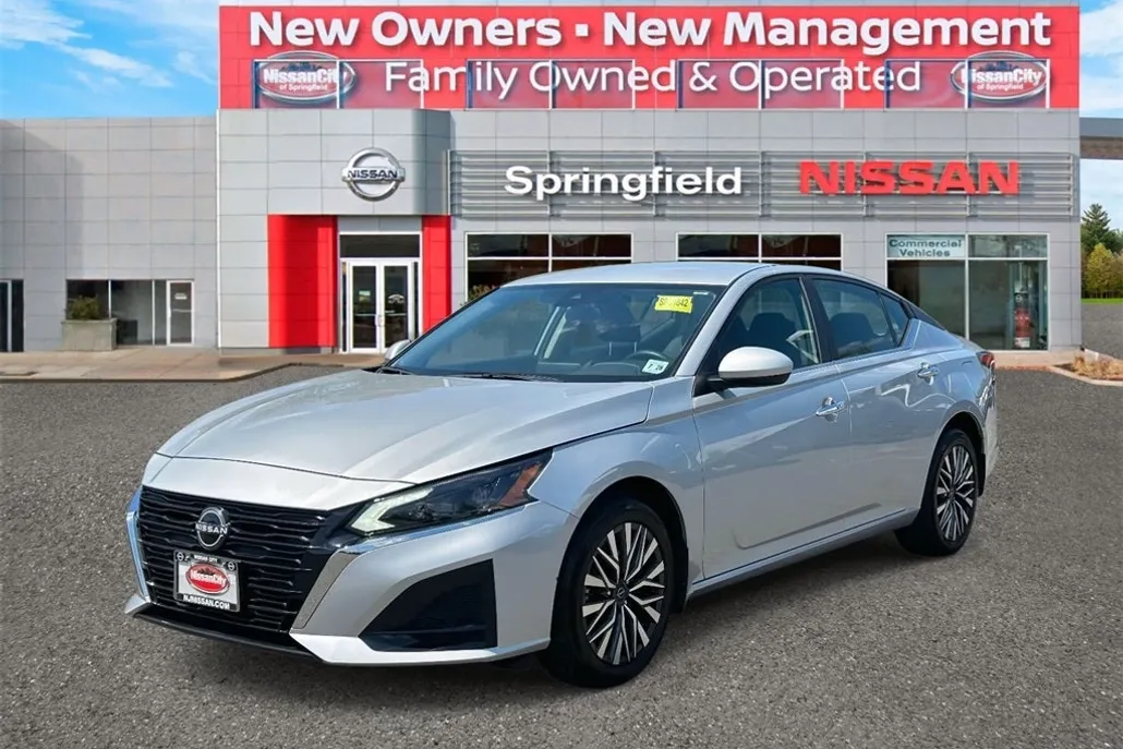2023 Nissan Altima 2.5 SV photo 1