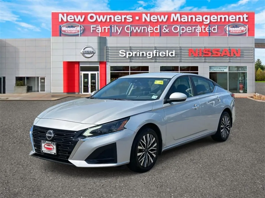 2023 Nissan Altima 2.5 SV photo 1