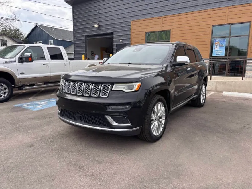 2017 Jeep Grand Cherokee Summit photo 1
