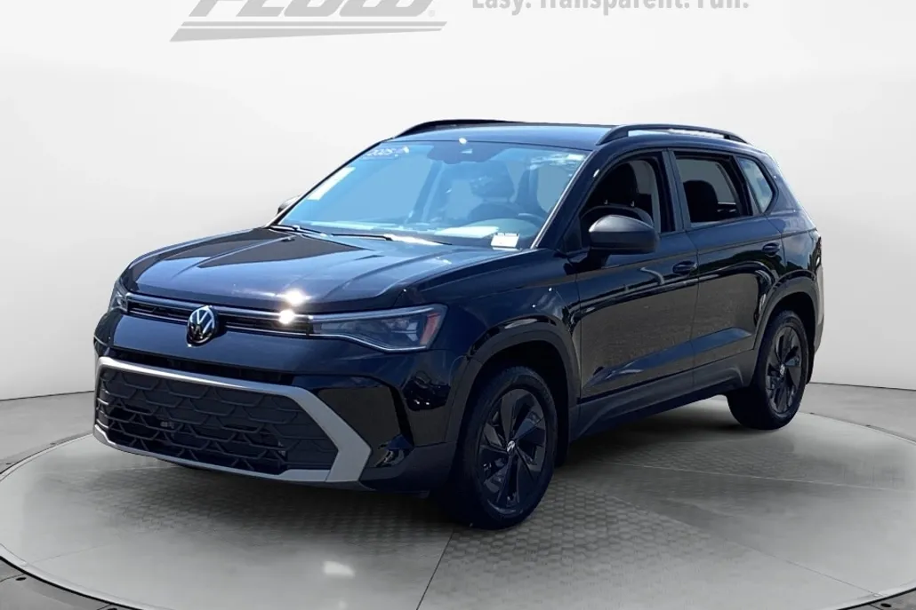 2025 Volkswagen Taos S photo 1