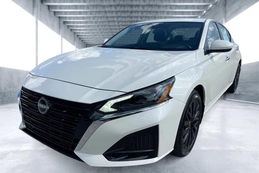 2025 Nissan Altima SV photo 1
