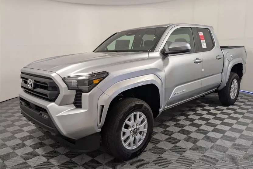 2025 Toyota Tacoma SR5 photo 1