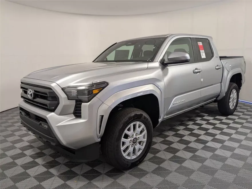 2025 Toyota Tacoma SR5 photo 1