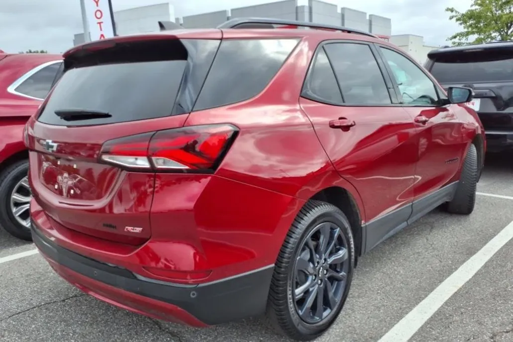 2024 Chevrolet Equinox RS photo 1