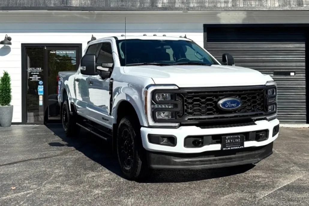 2023 Ford F-250 photo 1