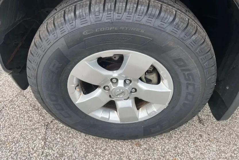 2011 Nissan Frontier SV King Cab photo 1