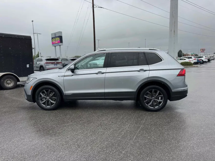 2024 Volkswagen Tiguan SE Wolfsburg Edition photo 1