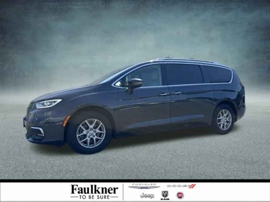 2021 Chrysler Pacifica Touring L photo 1