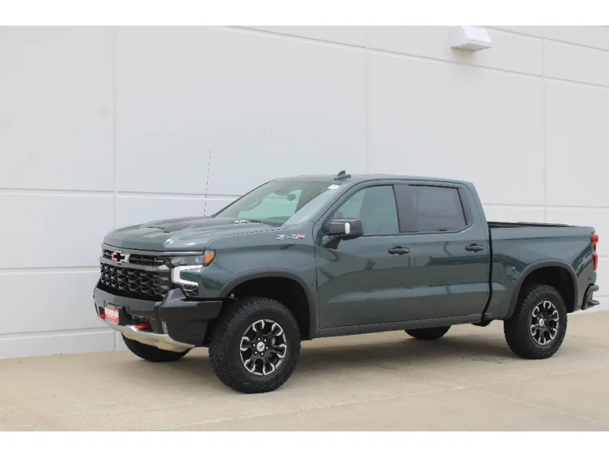 2025 Chevrolet Silverado 1500 ZR2 photo 1