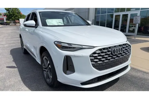 2025 Audi Q5 Premium photo 2