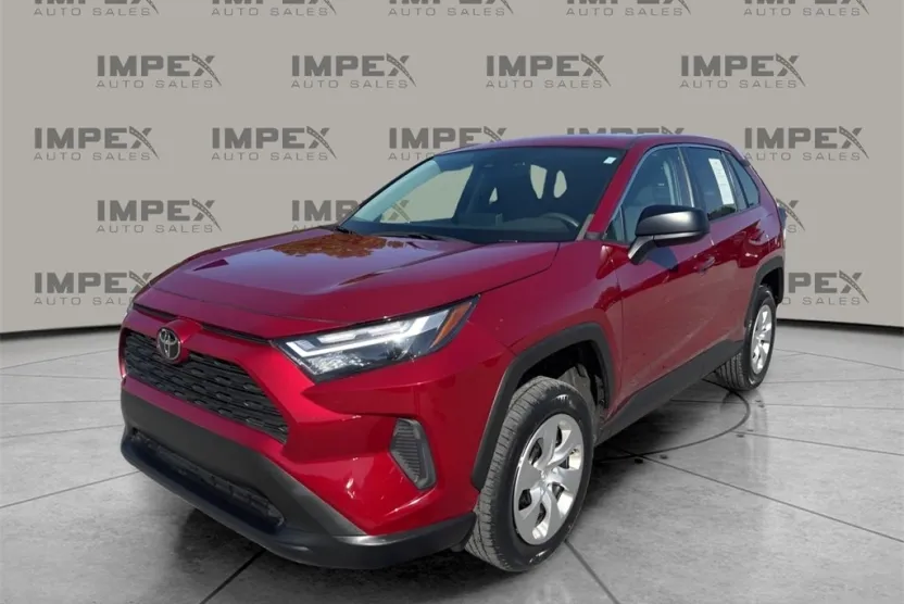 2023 Toyota RAV4 LE photo 1