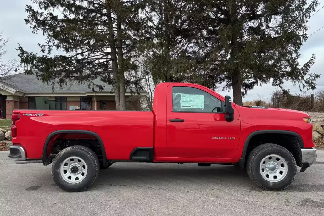 2025 Chevrolet Silverado 3500HD photo 1