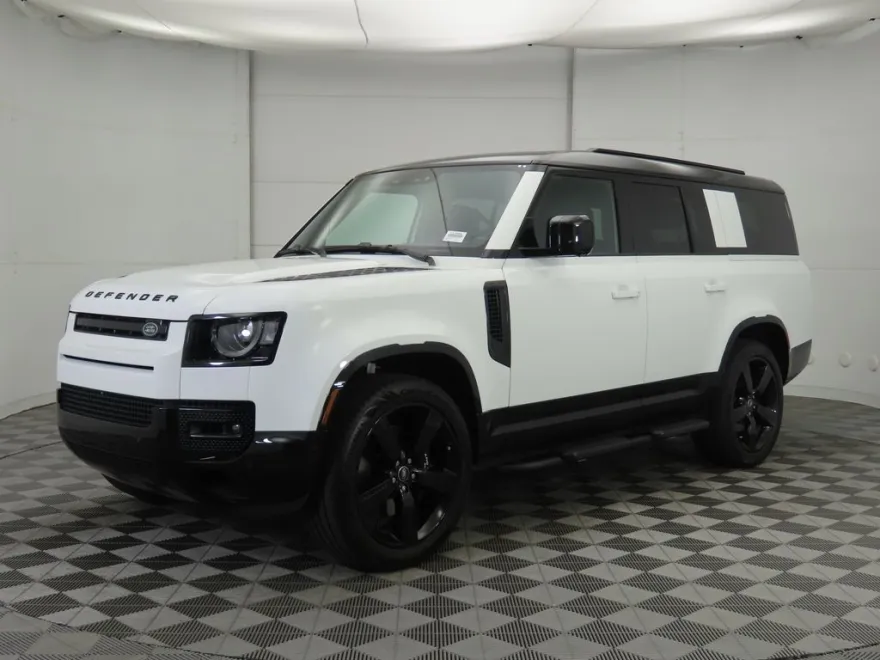 2025 Land Rover Defender 130 V8 photo 1