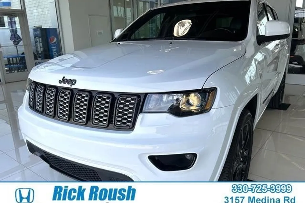 2021 Jeep Grand Cherokee Laredo X photo 1