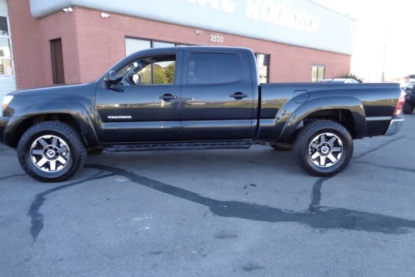 2006 Toyota Tacoma V6 photo 1