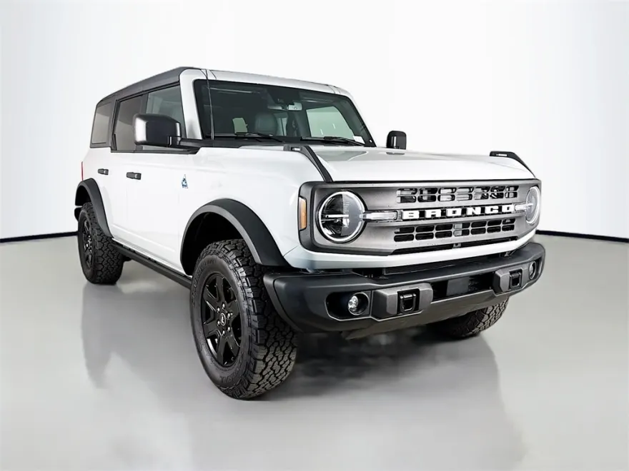 2024 Ford Bronco Black Diamond photo 1