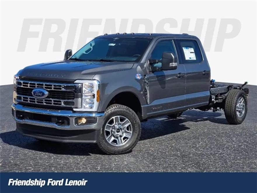 2025 Ford F-350 XLT photo 1