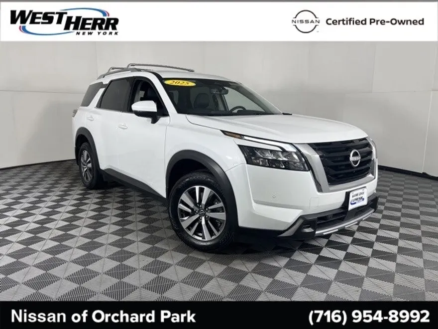 2025 Nissan Pathfinder SL photo 1