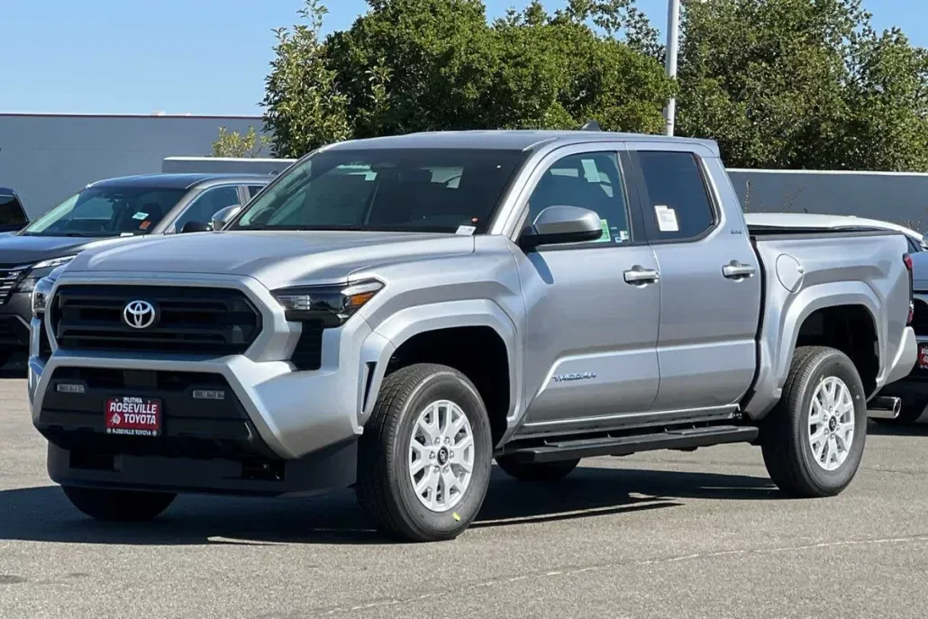 2025 Toyota Tacoma SR5 photo 1