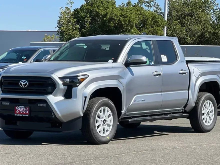 2025 Toyota Tacoma SR5 photo 1